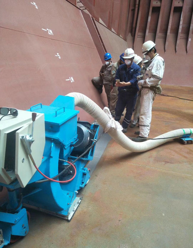 船艙甲板除銹機(jī)施工效果圖 船艙甲板除銹機(jī)施工效果圖